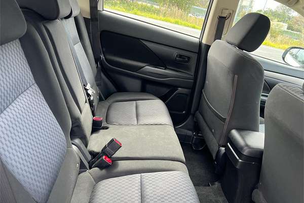 2014 Mitsubishi Outlander ES ZJ