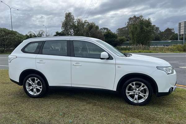 2014 Mitsubishi Outlander ES ZJ
