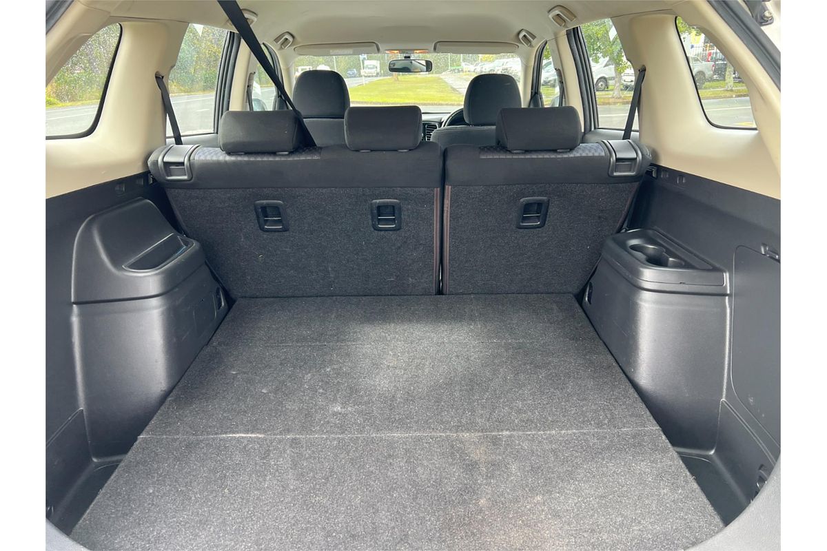 2014 Mitsubishi Outlander ES ZJ
