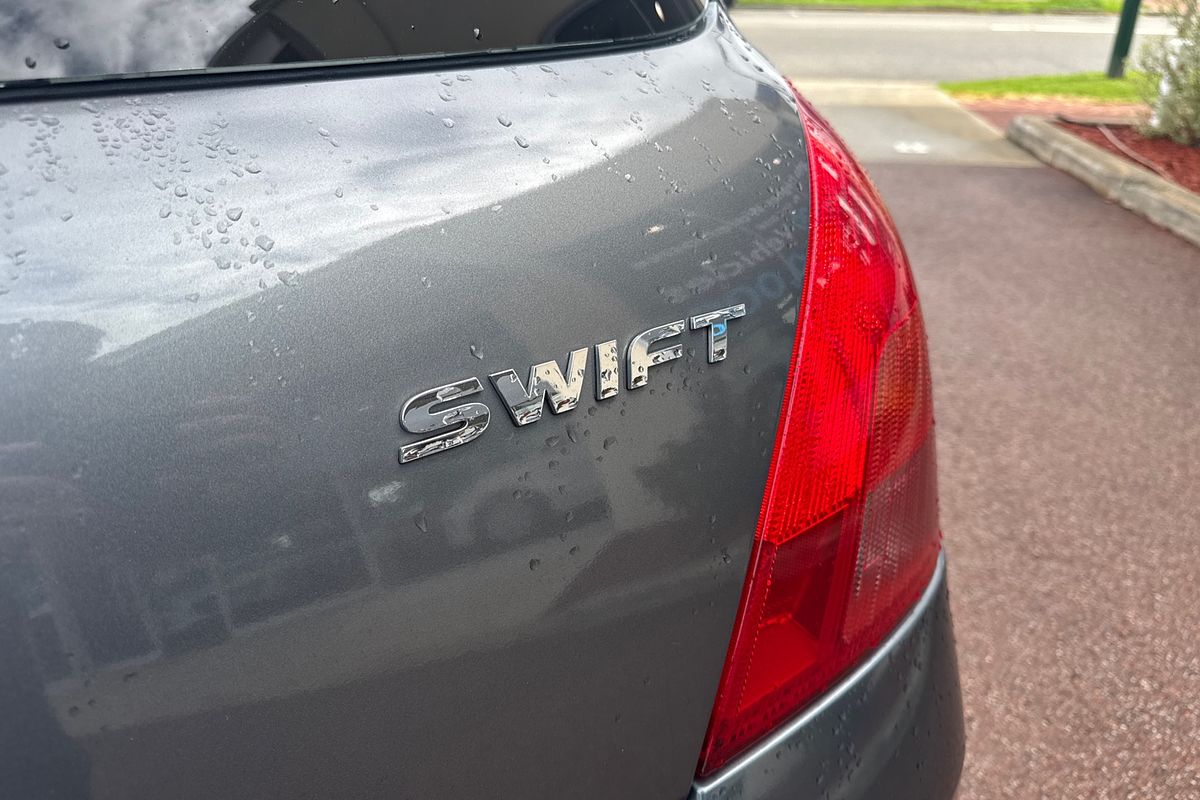2007 Suzuki Swift RS415