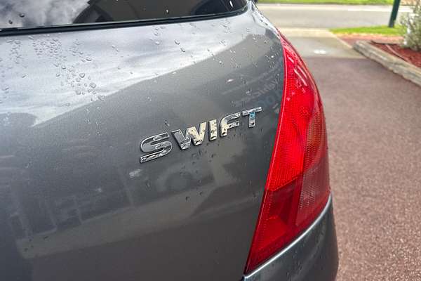 2007 Suzuki Swift RS415