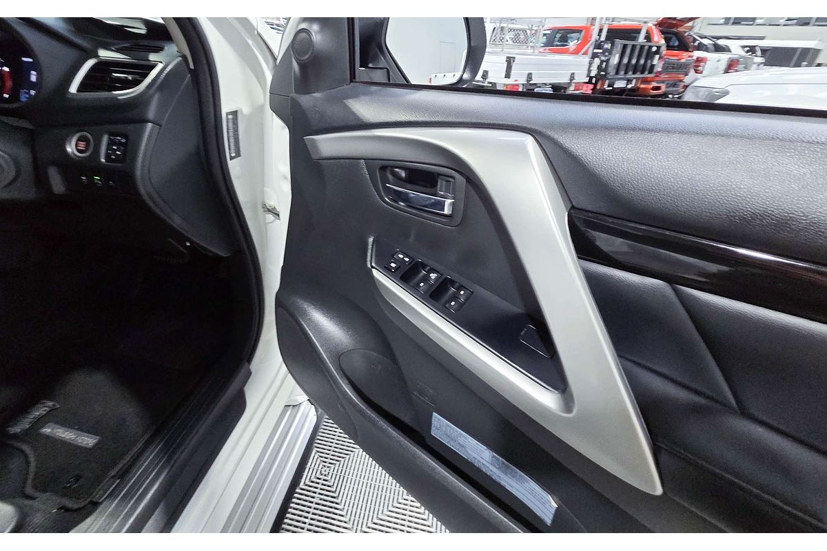 2019 Mitsubishi Pajero Sport Black Edition QE