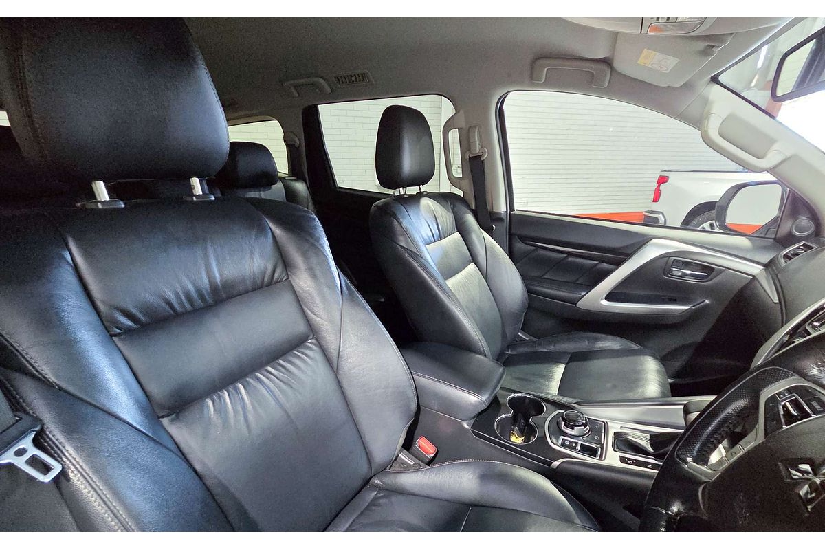 2019 Mitsubishi Pajero Sport Black Edition QE