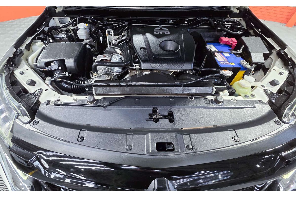 2019 Mitsubishi Pajero Sport Black Edition QE