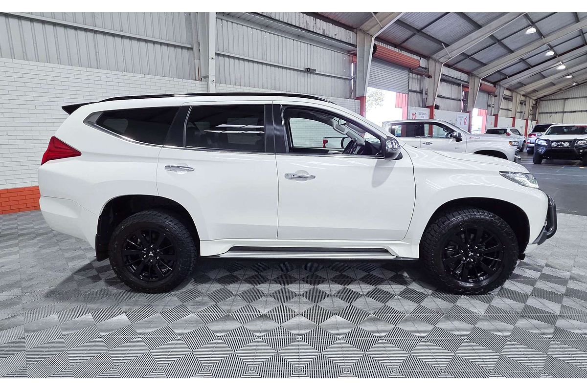2019 Mitsubishi Pajero Sport Black Edition QE