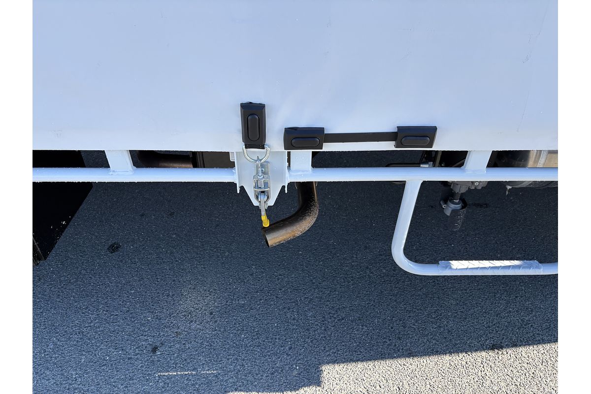 2023 Isuzu F Series F Series F Series