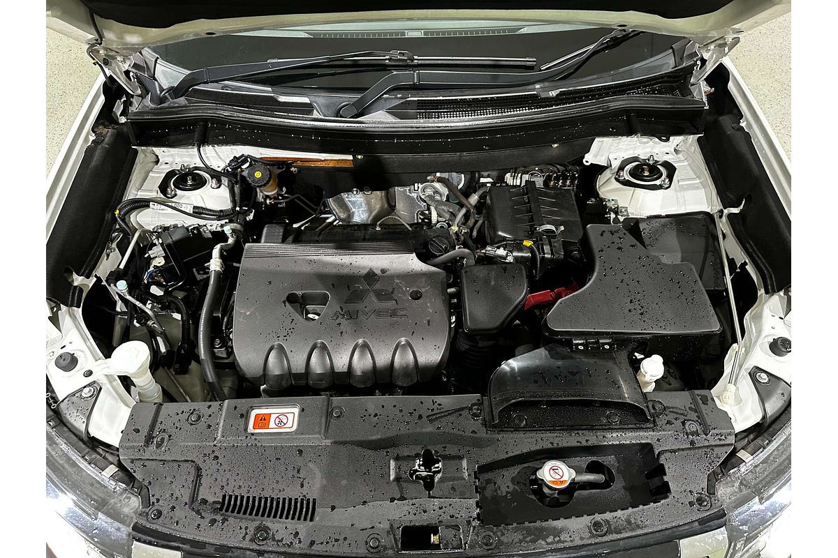 2018 Mitsubishi Outlander ES ADAS ZL
