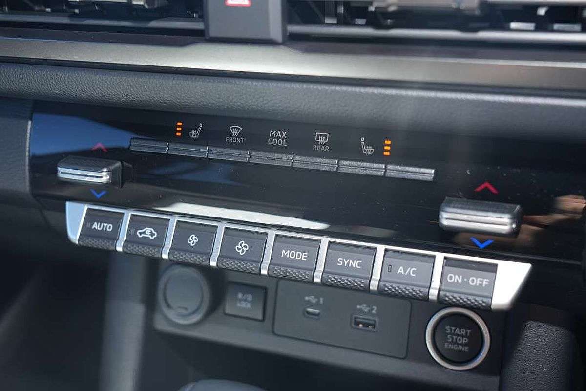 2025 Mitsubishi Triton GSR MV 4X4