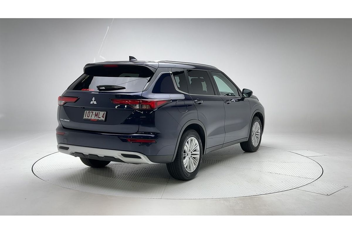 2024 Mitsubishi Outlander LS ZM