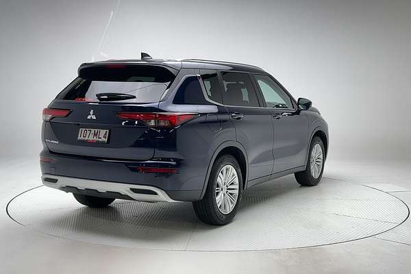 2024 Mitsubishi Outlander LS ZM
