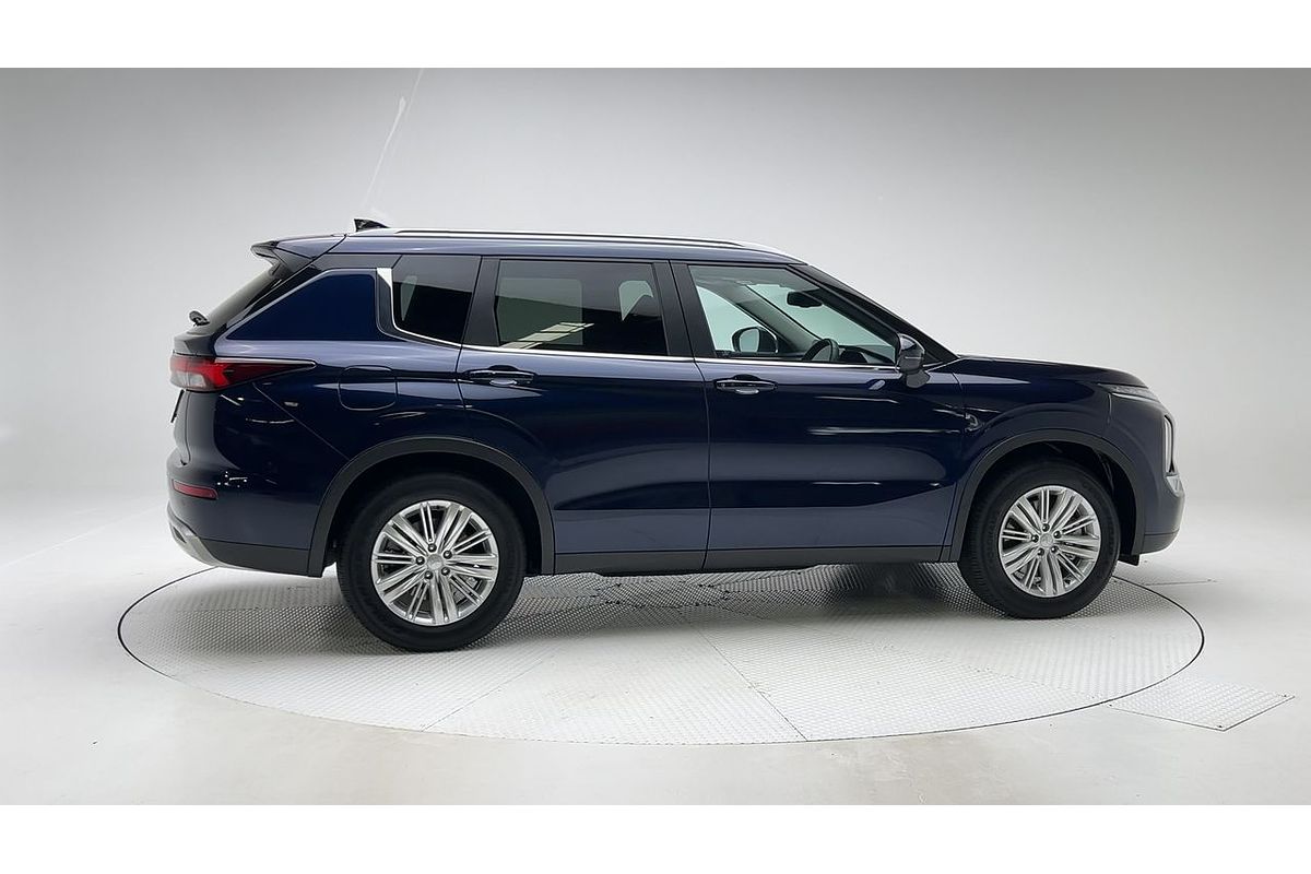 2024 Mitsubishi Outlander LS ZM