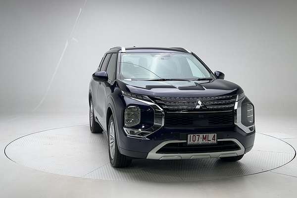 2024 Mitsubishi Outlander LS ZM