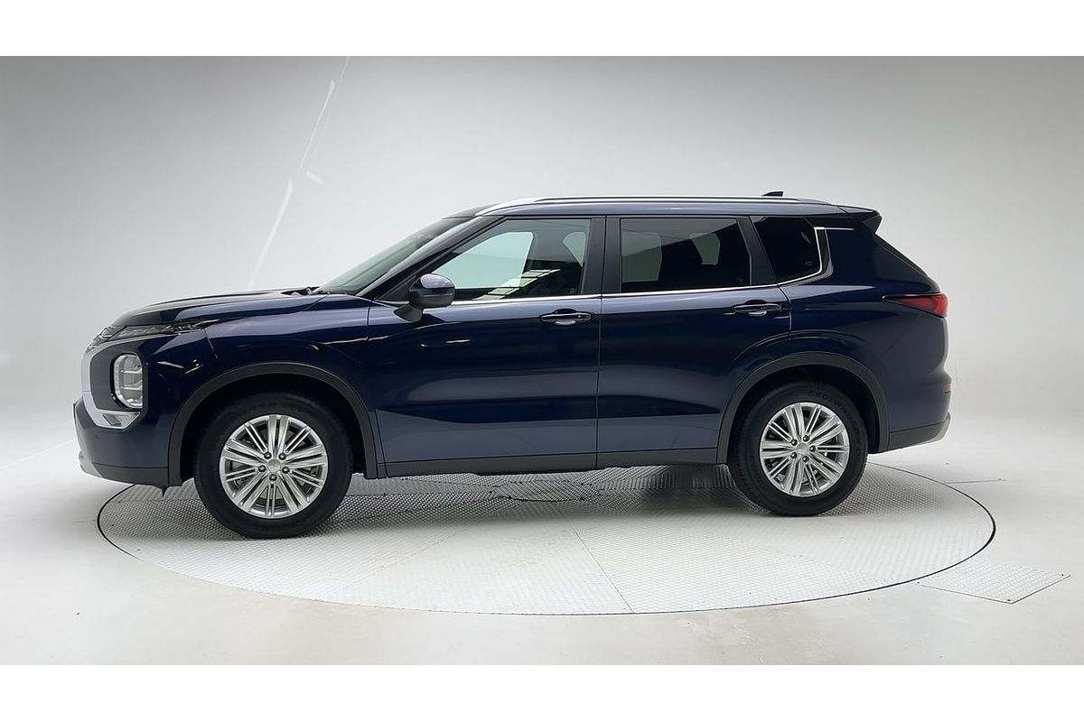 2024 Mitsubishi Outlander LS ZM