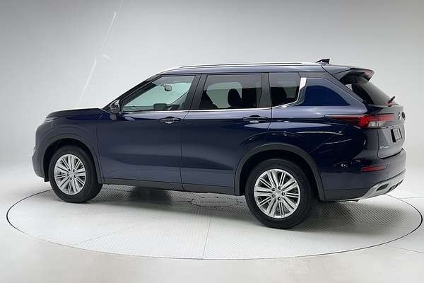 2024 Mitsubishi Outlander LS ZM