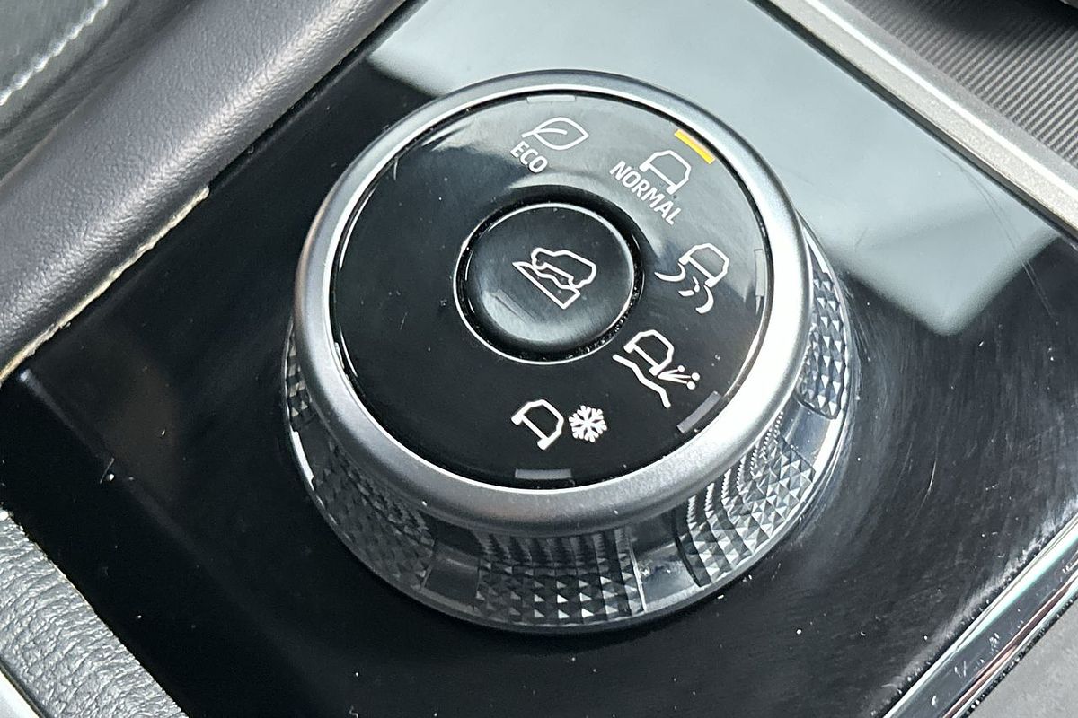2024 Mitsubishi Outlander LS ZM