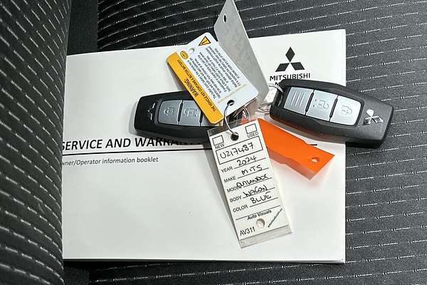2024 Mitsubishi Outlander LS ZM