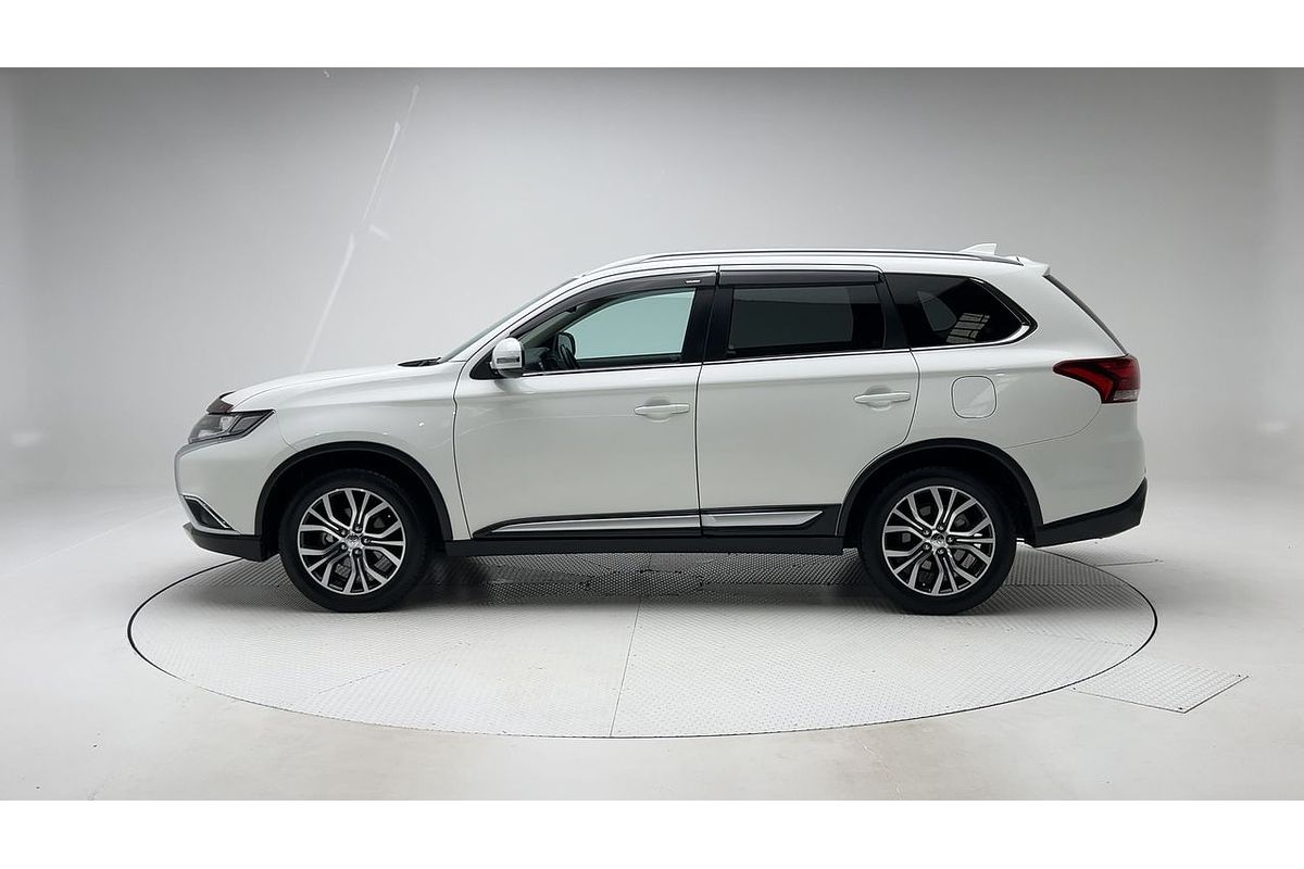 2016 Mitsubishi Outlander LS Safety Pack ZK