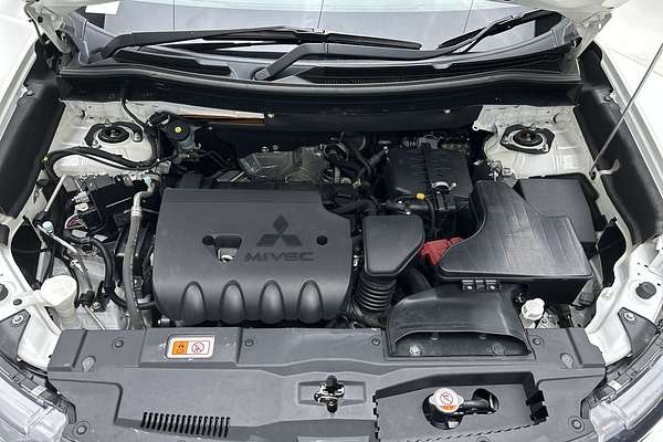 2016 Mitsubishi Outlander LS Safety Pack ZK