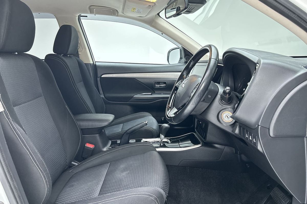2016 Mitsubishi Outlander LS Safety Pack ZK