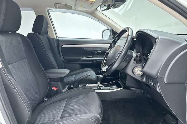 2016 Mitsubishi Outlander LS Safety Pack ZK