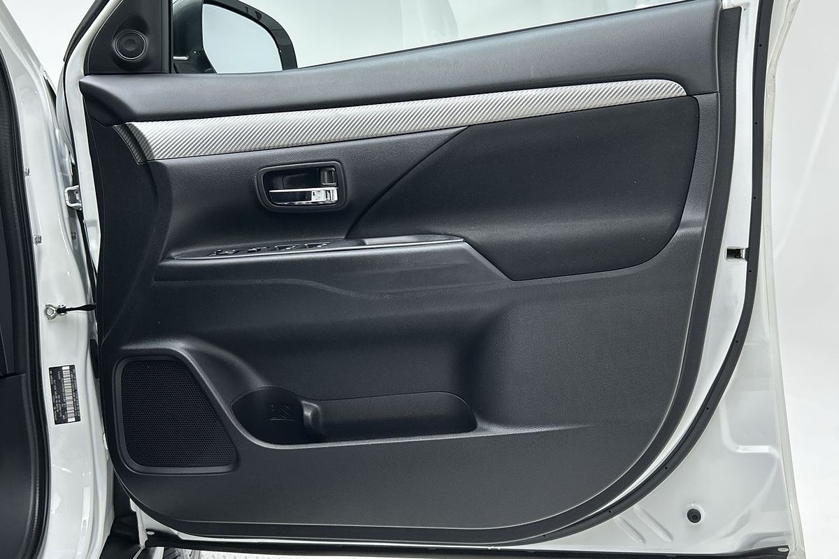 2016 Mitsubishi Outlander LS Safety Pack ZK