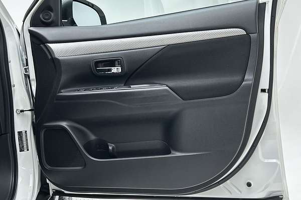 2016 Mitsubishi Outlander LS Safety Pack ZK