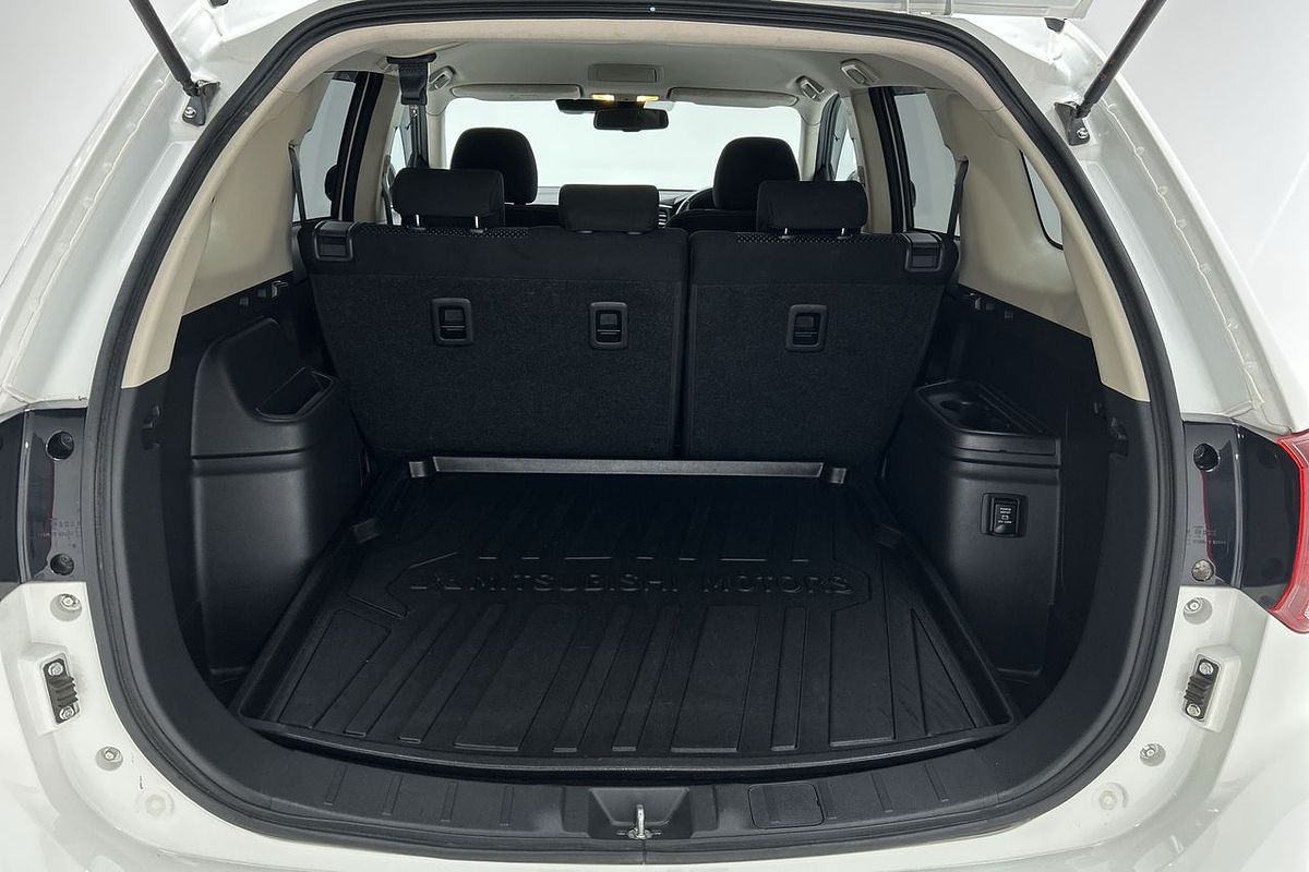 2016 Mitsubishi Outlander LS Safety Pack ZK