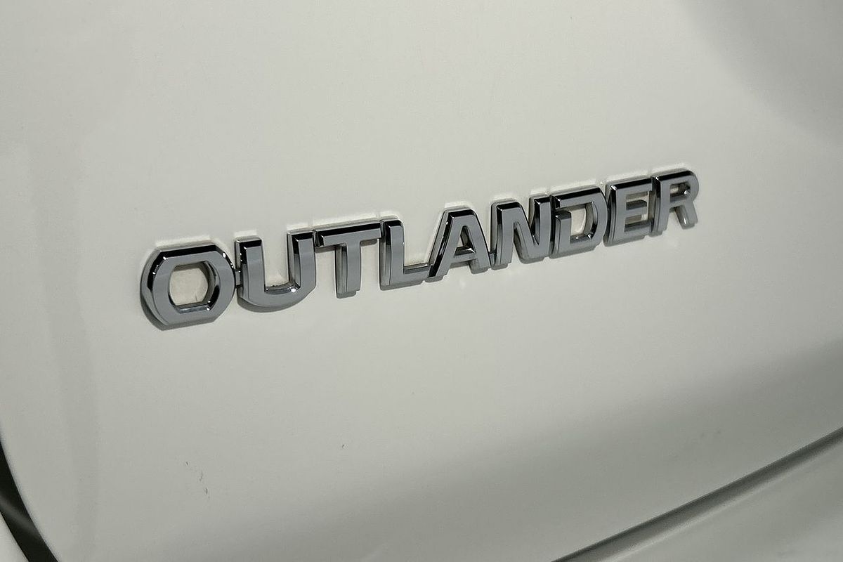 2016 Mitsubishi Outlander LS Safety Pack ZK