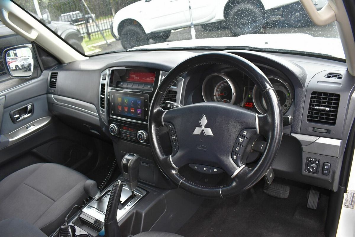 2015 Mitsubishi Pajero GLS NX