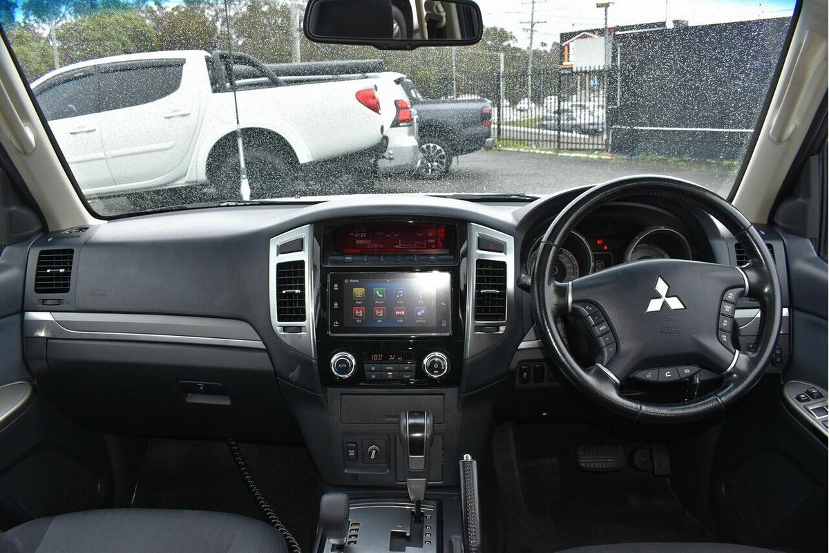 2015 Mitsubishi Pajero GLS NX