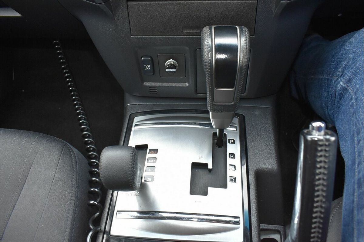 2015 Mitsubishi Pajero GLS NX