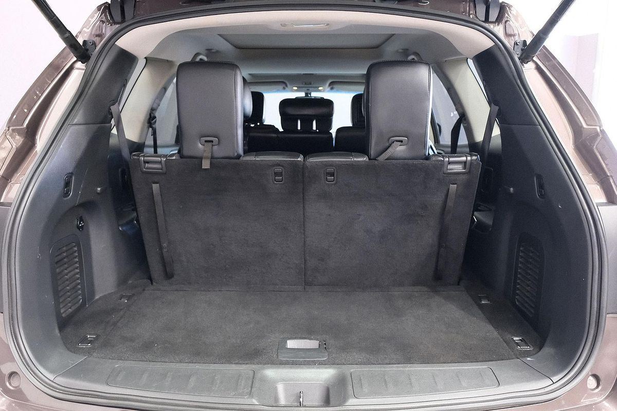 2016 Nissan Pathfinder Ti R52