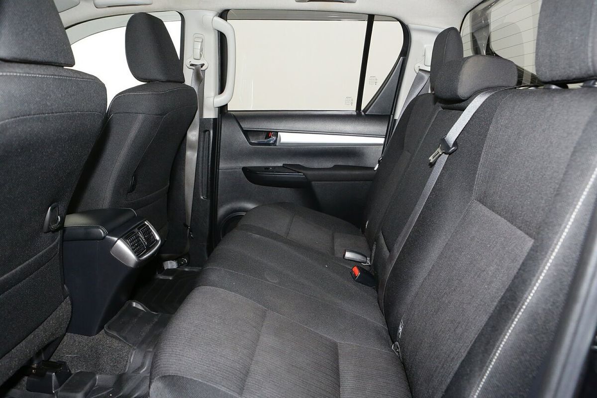 2022 Toyota Hilux SR5 GUN126R 4X4