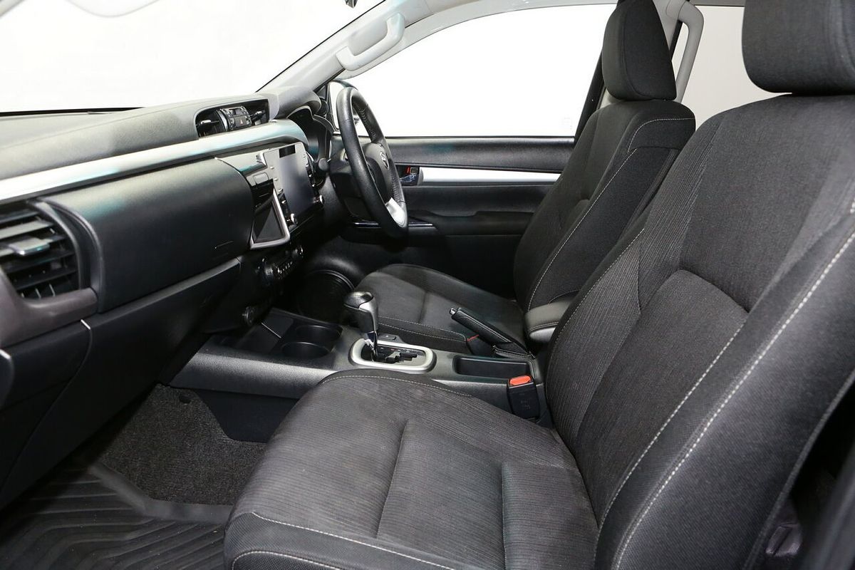 2022 Toyota Hilux SR5 GUN126R 4X4