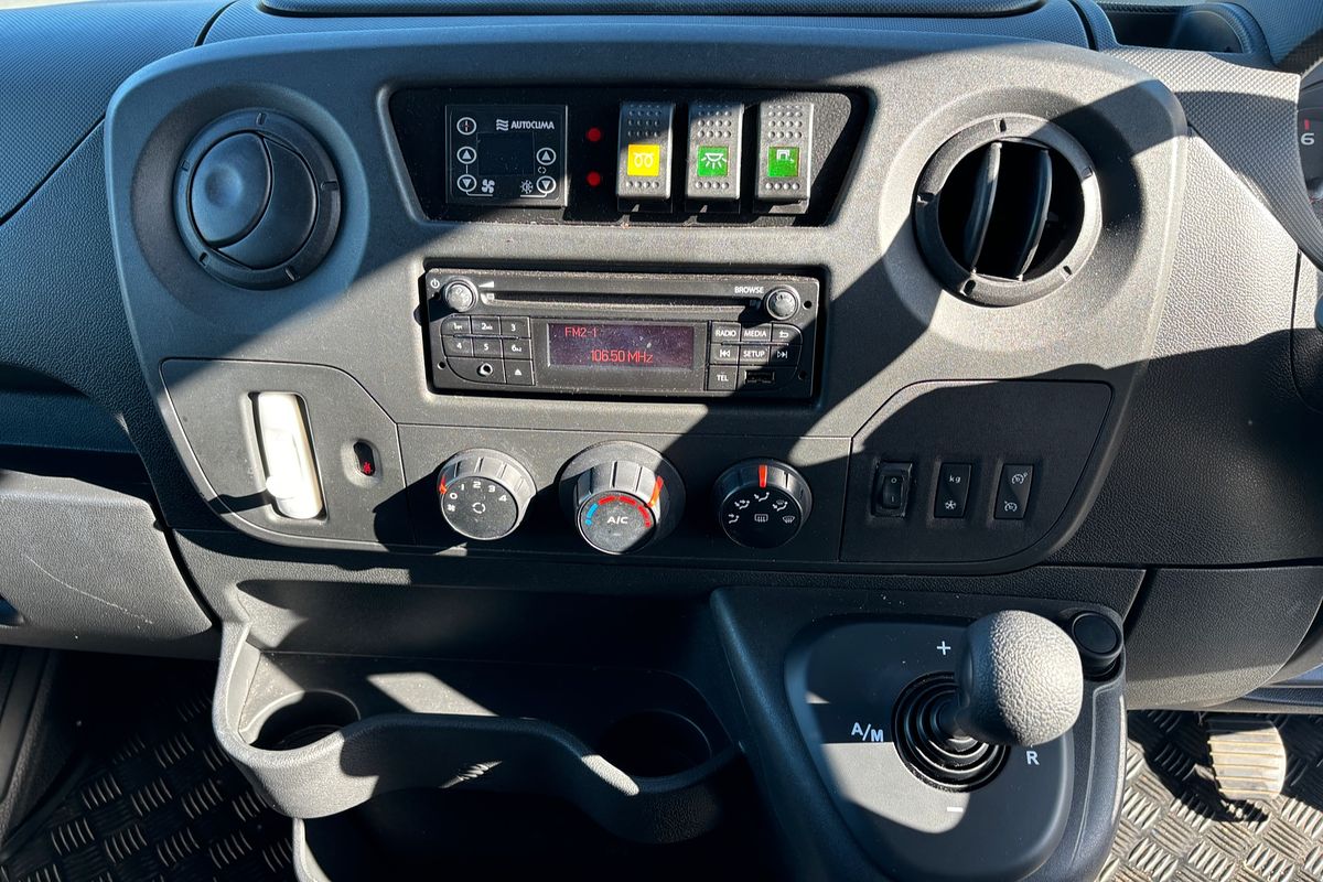 2019 Renault Master X62 LWB Mid Roof