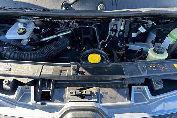 2019 Renault Master X62 LWB Mid Roof