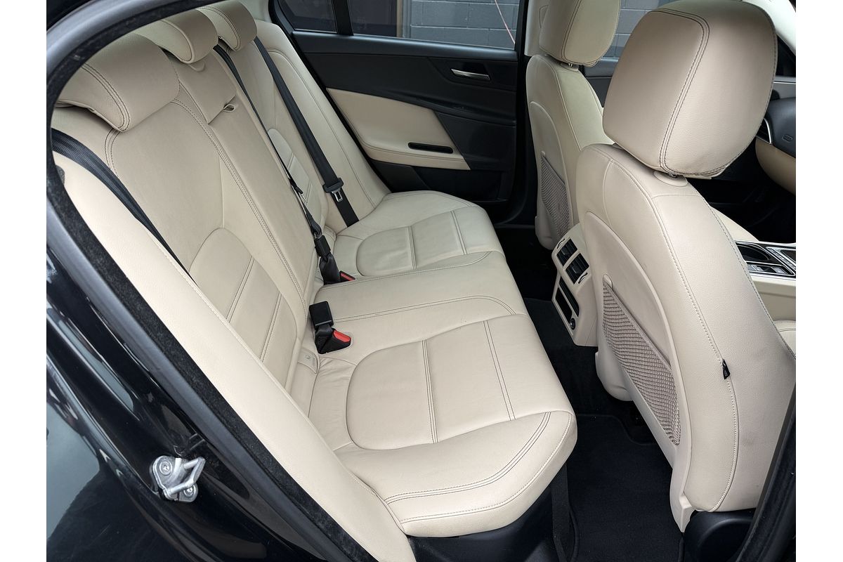 2015 Jaguar XE 25t Prestige X760