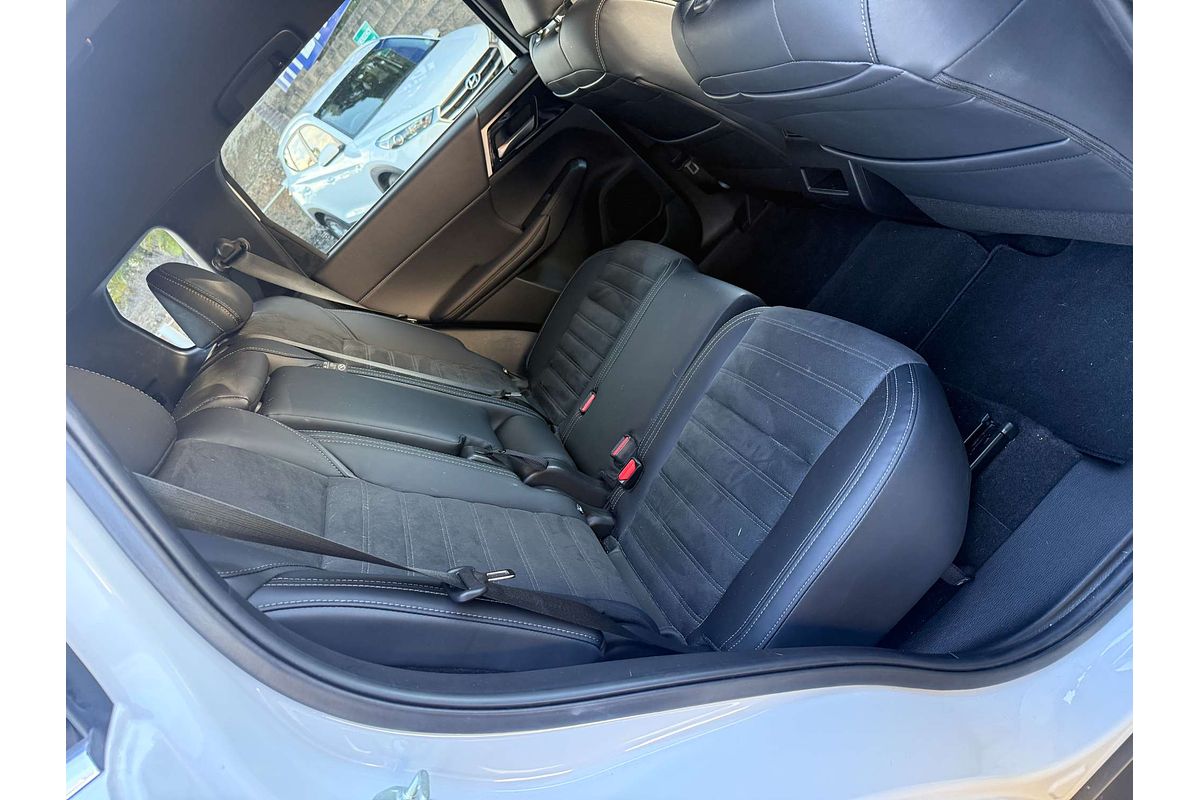 2023 Mitsubishi Outlander LS Black Edition ZM