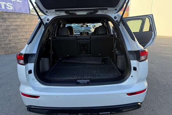 2023 Mitsubishi Outlander LS Black Edition ZM