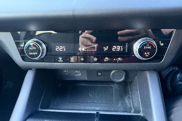 2023 Mitsubishi Outlander LS Black Edition ZM