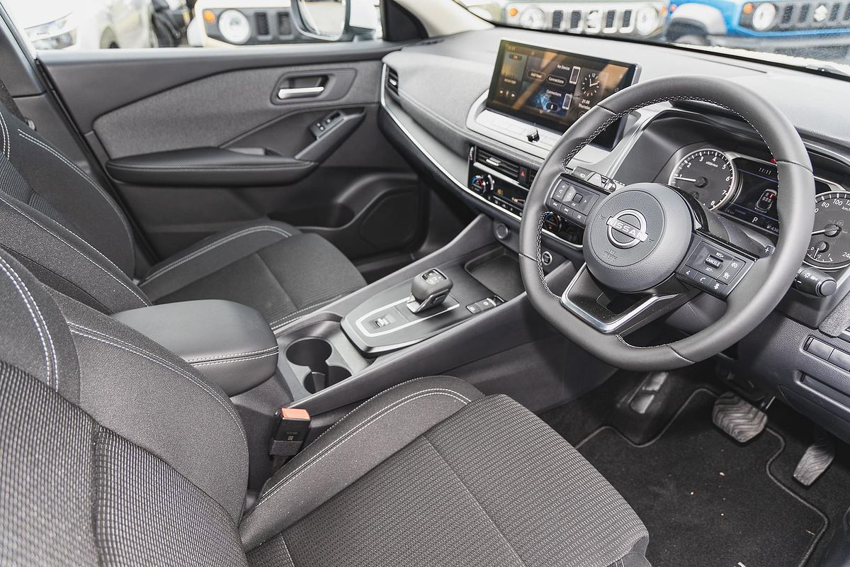 2025 Nissan QASHQAI ST J12