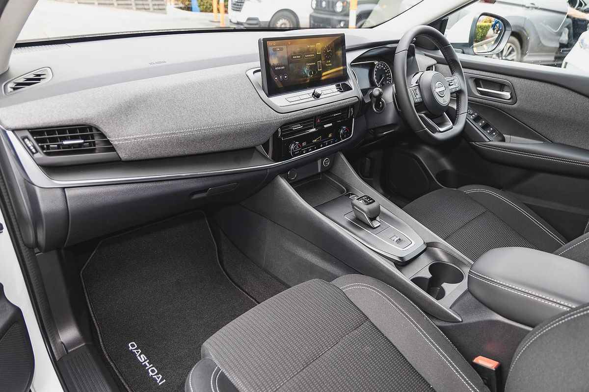 2025 Nissan QASHQAI ST J12