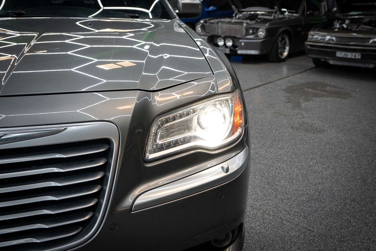 2012 Chrysler 300 C Luxury LX