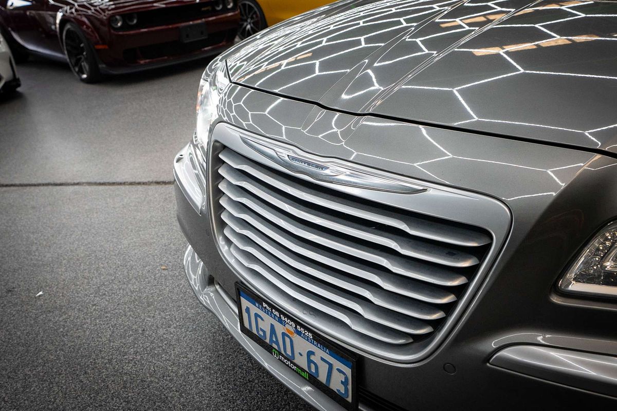 2012 Chrysler 300 C Luxury LX