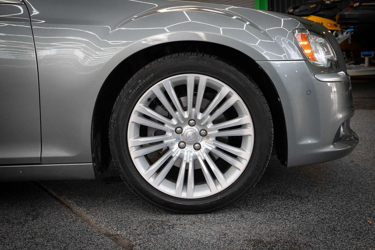 2012 Chrysler 300 C Luxury LX