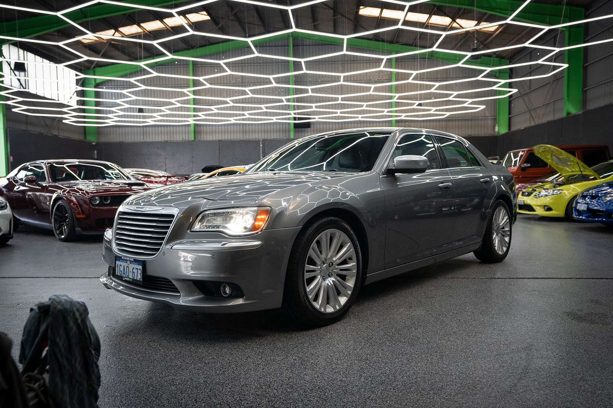 2012 Chrysler 300 C Luxury LX