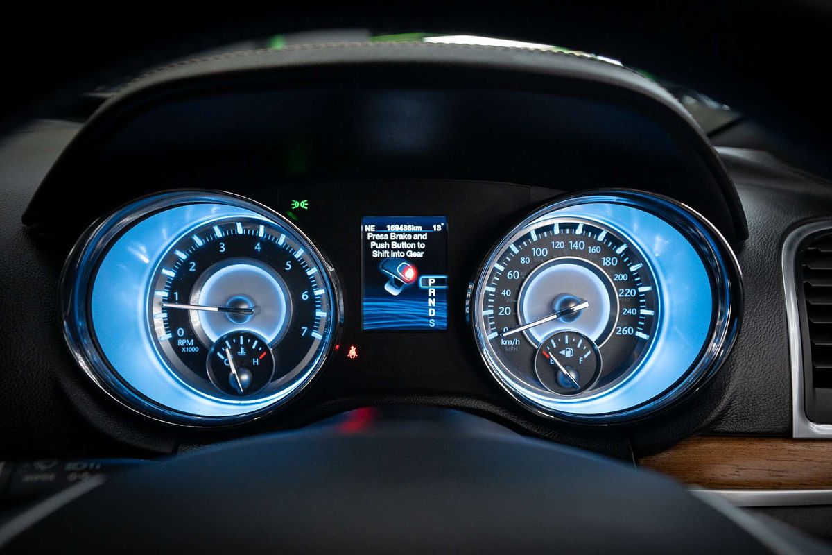 2012 Chrysler 300 C Luxury LX