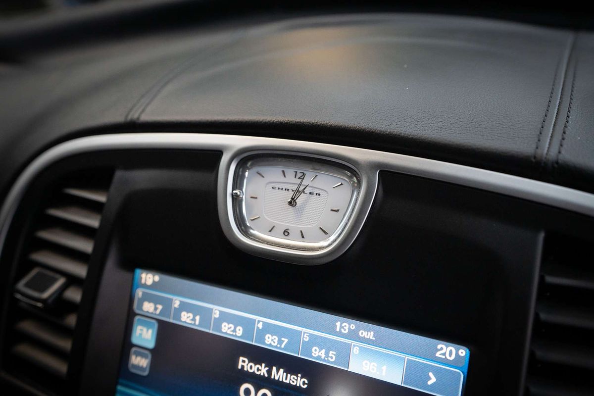 2012 Chrysler 300 C Luxury LX