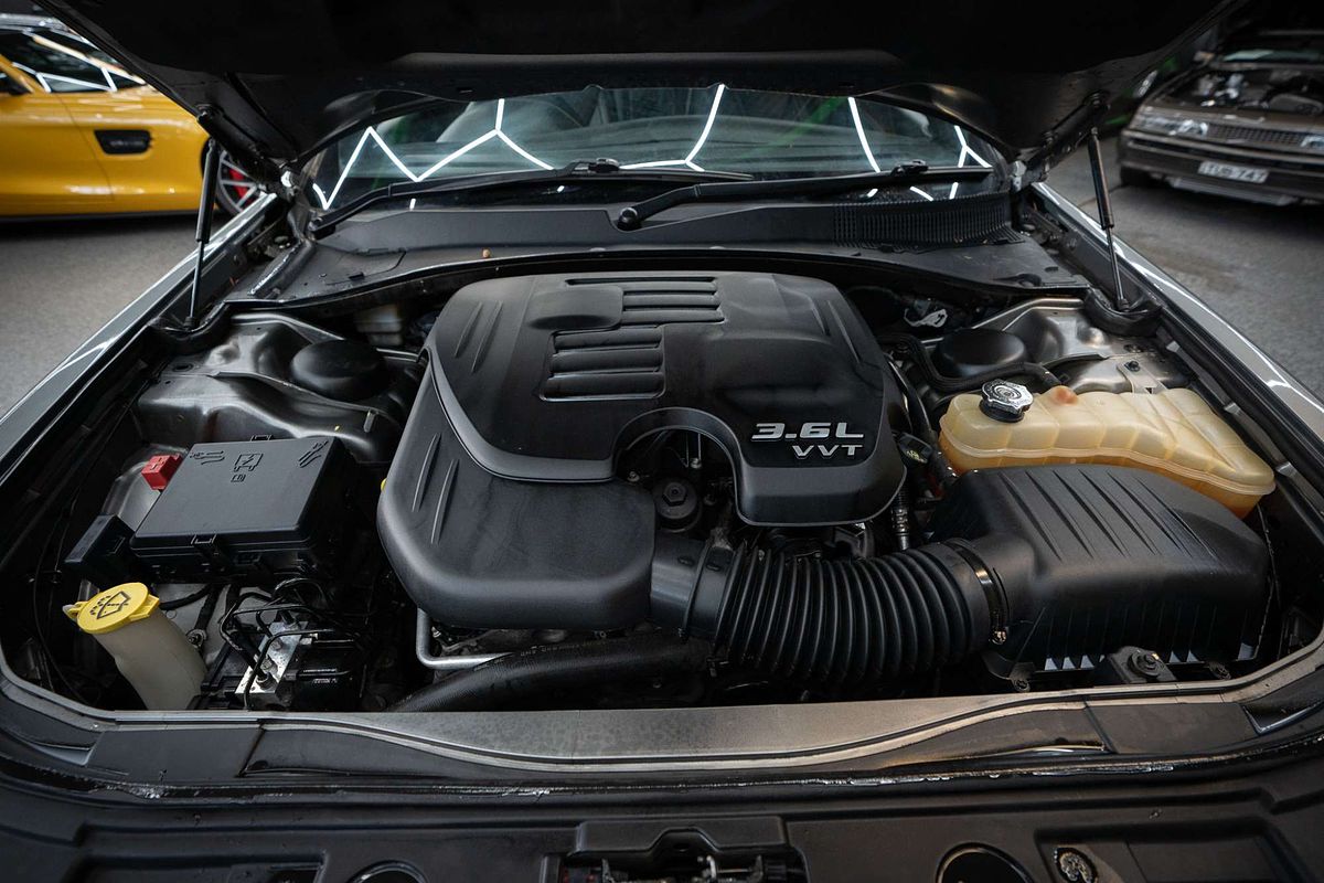 2012 Chrysler 300 C Luxury LX