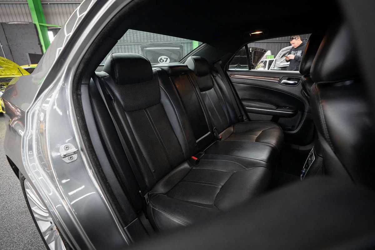 2012 Chrysler 300 C Luxury LX